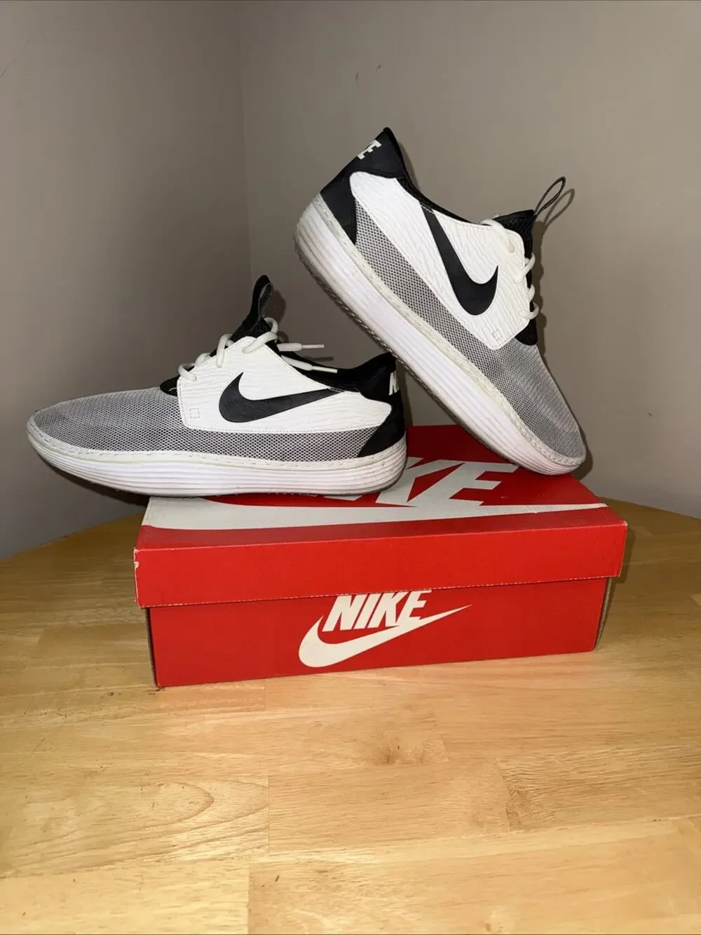 Nike Solarsoft Moccasin White And Black Men’s Size 12 Preowned OG BOX